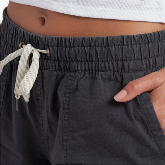 Vuori Vintage Ripstop Women’s Athletic Charcoal Shorts - Picture 3 of 11